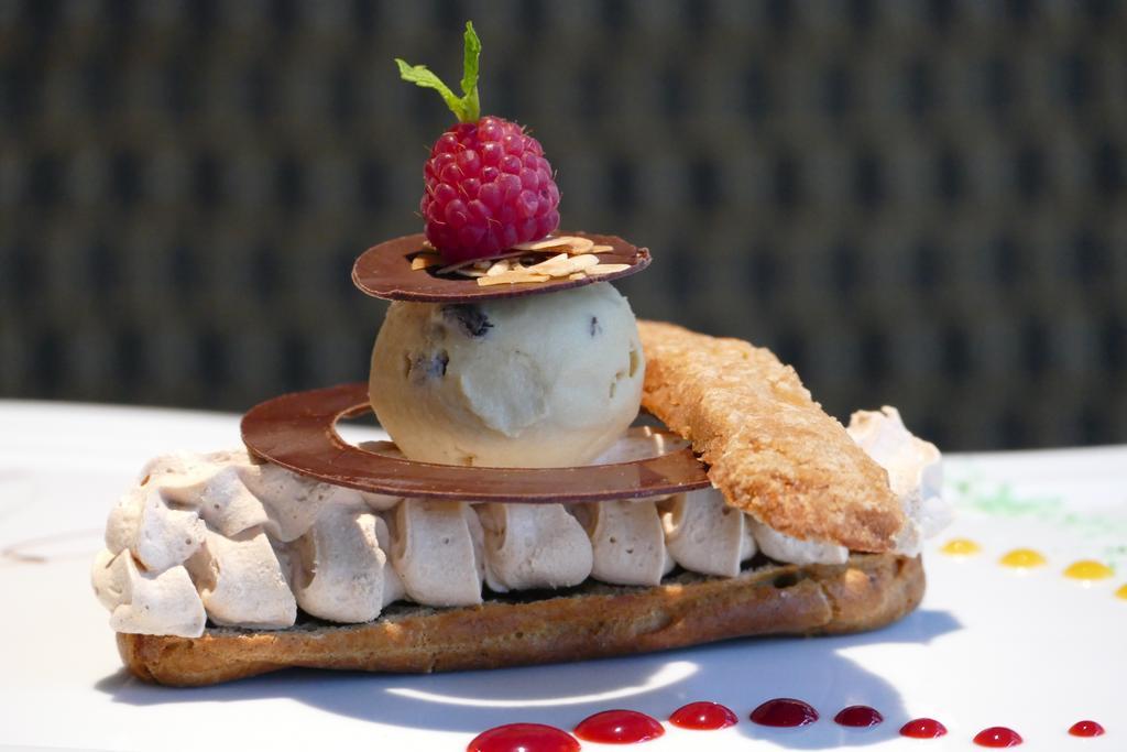 Logis Hotels Le Champalud Restaurant La Citadelle Oree-d'Anjou Ngoại thất bức ảnh