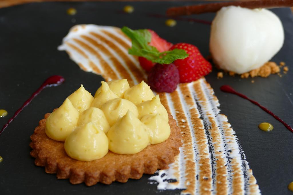 Logis Hotels Le Champalud Restaurant La Citadelle Oree-d'Anjou Ngoại thất bức ảnh