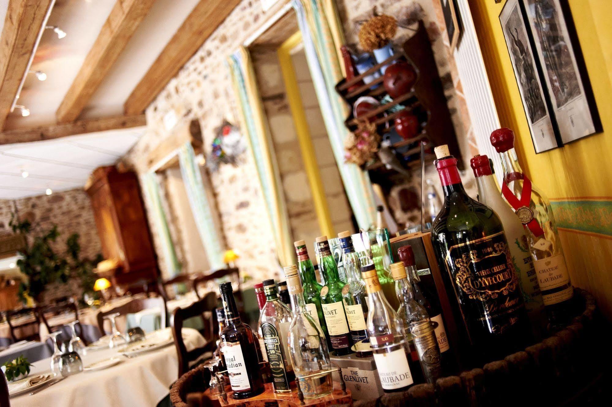 Logis Hotels Le Champalud Restaurant La Citadelle Oree-d'Anjou Ngoại thất bức ảnh