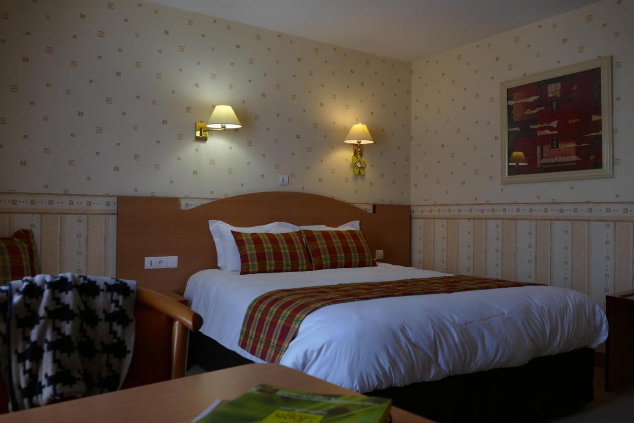 Logis Hotels Le Champalud Restaurant La Citadelle Oree-d'Anjou Ngoại thất bức ảnh